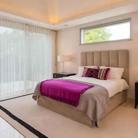 Sleeps 10 Pool Air Con T711328 Villa