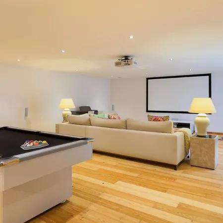 Sleeps 10 Pool Air Con T711328